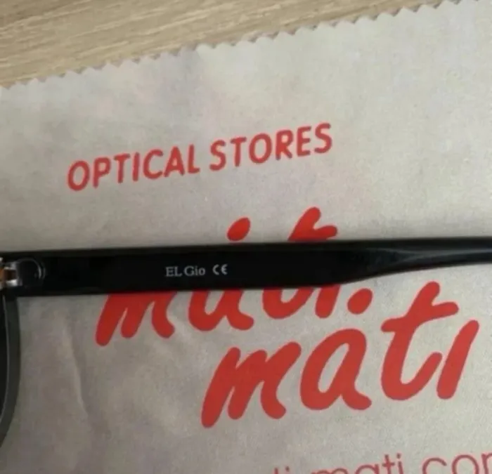 Lunette soleil excellent état 🍭🍭 - photo numéro 7