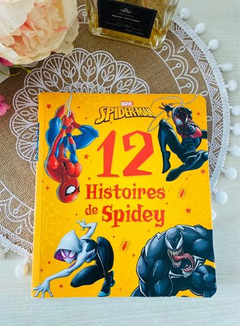 12 histoires de Spidey
