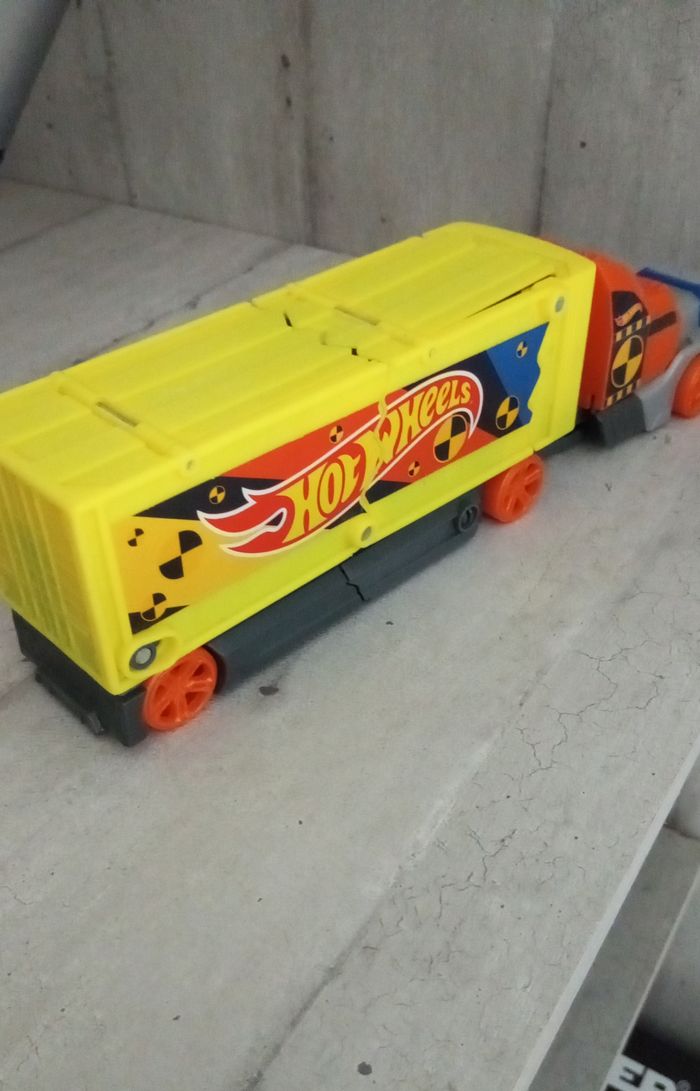 Camion crash test Hot Wheels