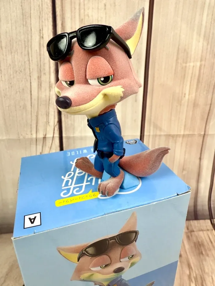 Figurine authentique Disney Japon Zootopie Nick Wilde Fluffy Puffy - tenue de policier - photo numéro 2