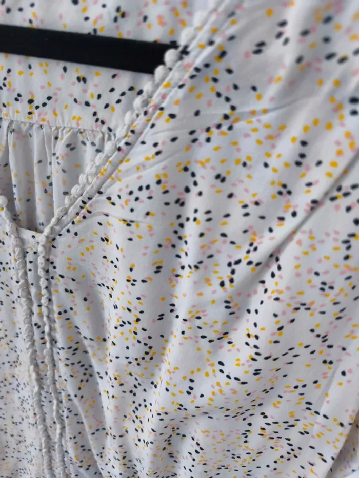 Blouse manches courtes décolleté V - photo numéro 5