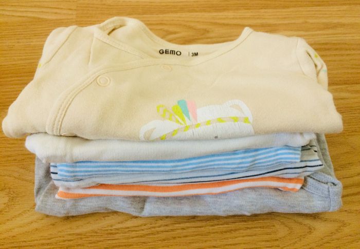 Lot de 5 bodies + 1 pyjama - Taille 62 cm / 3 mois - photo numéro 1