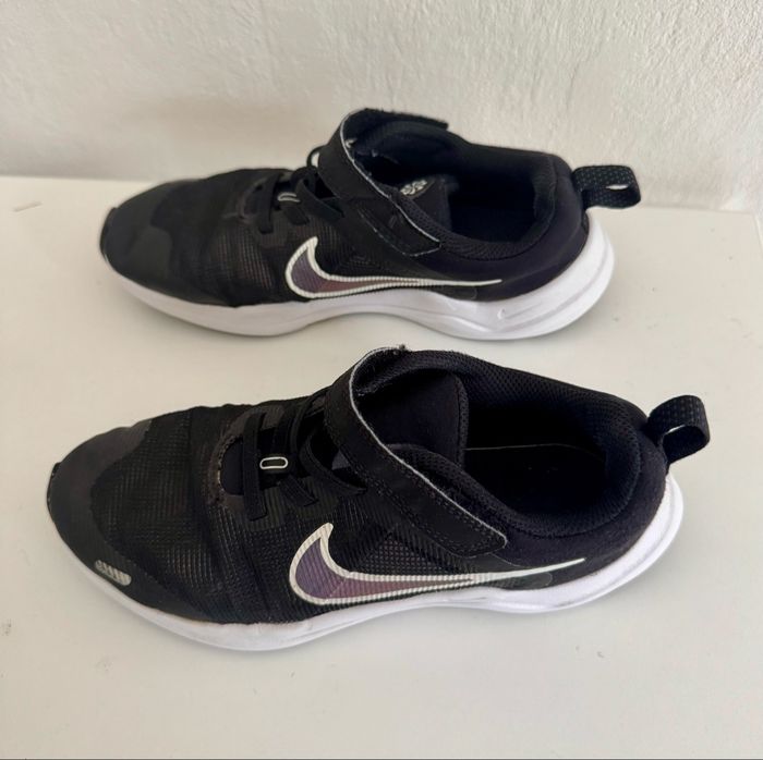 Nike noires Enfant 33 - photo numéro 7