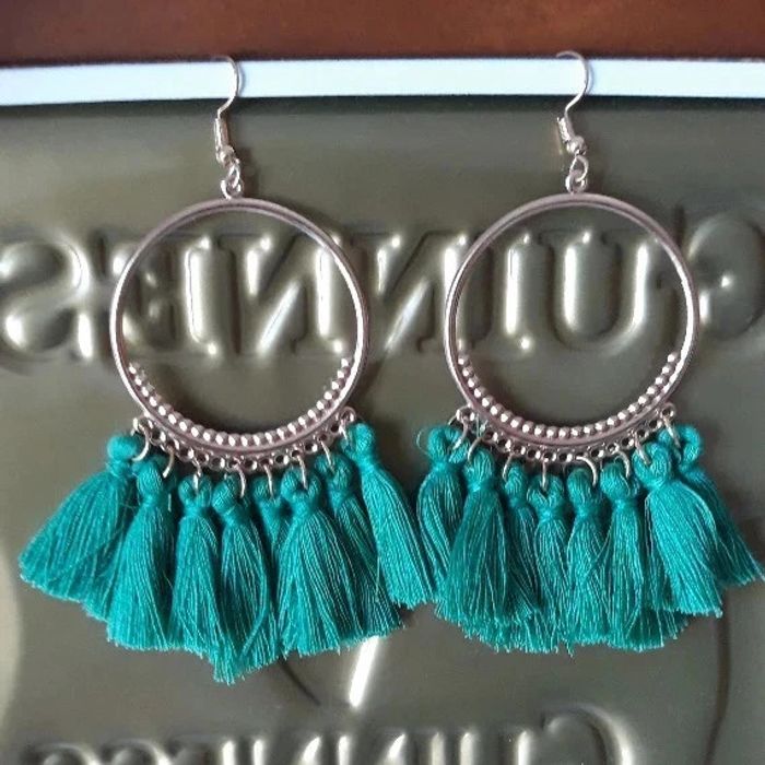 Lot de boucles d'oreilles neuves - photo numéro 2