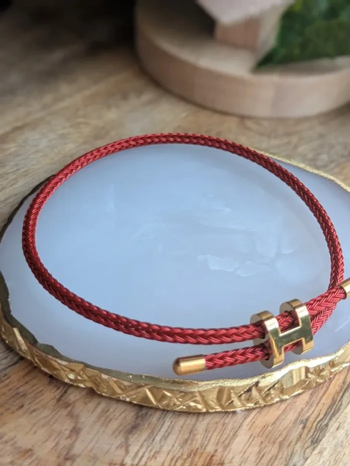 Bracelet H en cordon ajustable