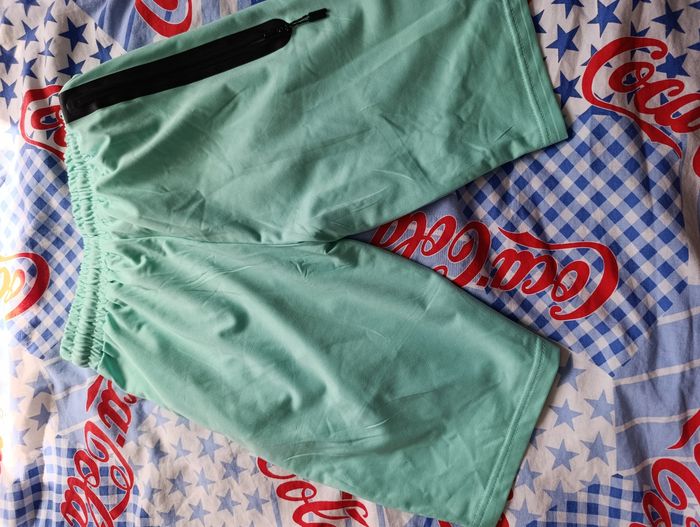 Short Nike vert taille 14 ans - photo numéro 2