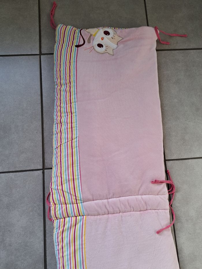 Tour de lit mon petit chat très bon état - photo numéro 2