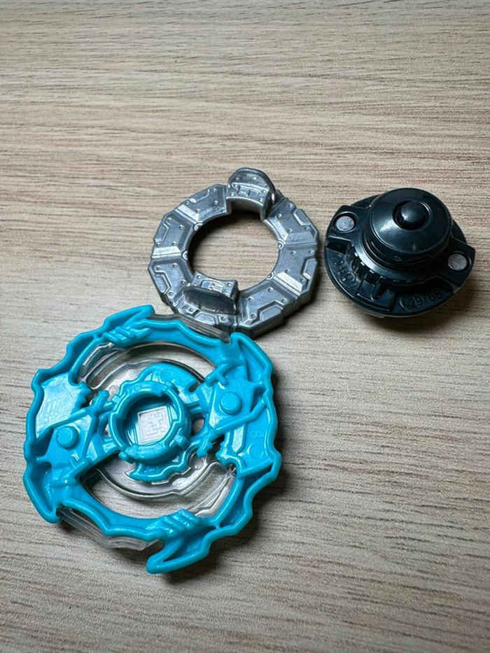 Toupie beyblade burst roktavor r2 - photo numéro 2