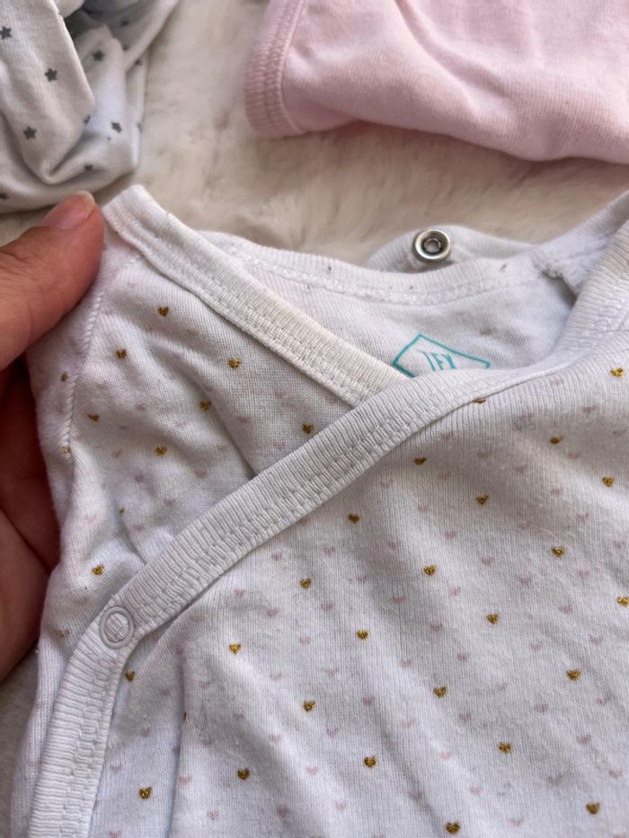 Lot 8 bodies 6 mois bébé fille - photo numéro 7