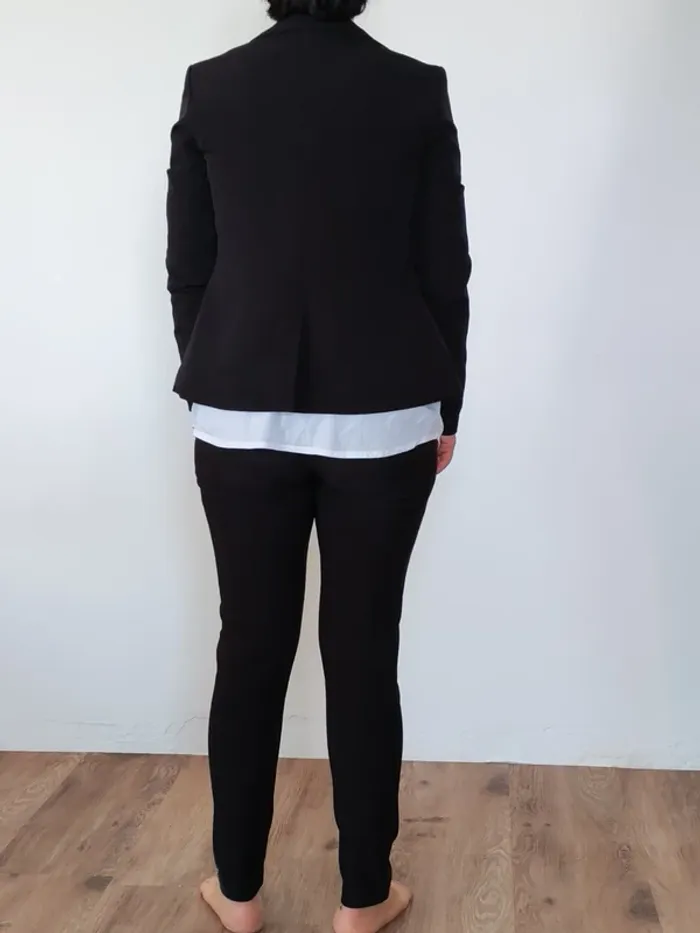 Veste tailleur noire cintrée ONLY taille 36 – bouton doré - photo numéro 4