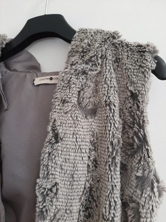 Gilet sans manche à capuche effet fourrure taille3 - photo numéro 2