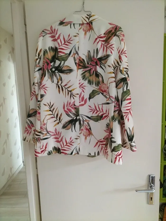 Veste a fleurs neuf - photo numéro 5