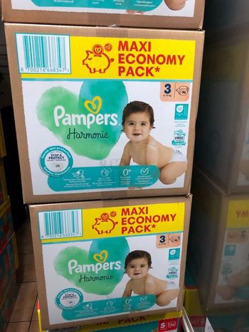Couches Pampers taille 3 
