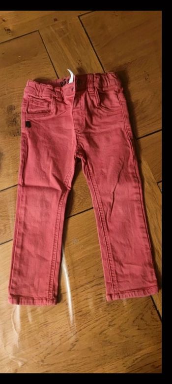 Jean slim rouge 2 ans
