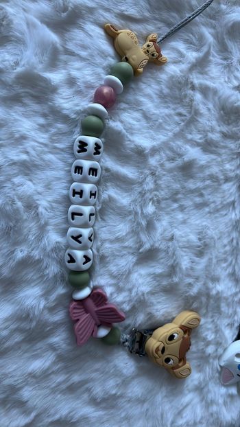 Attache tétine personnalisé bambie