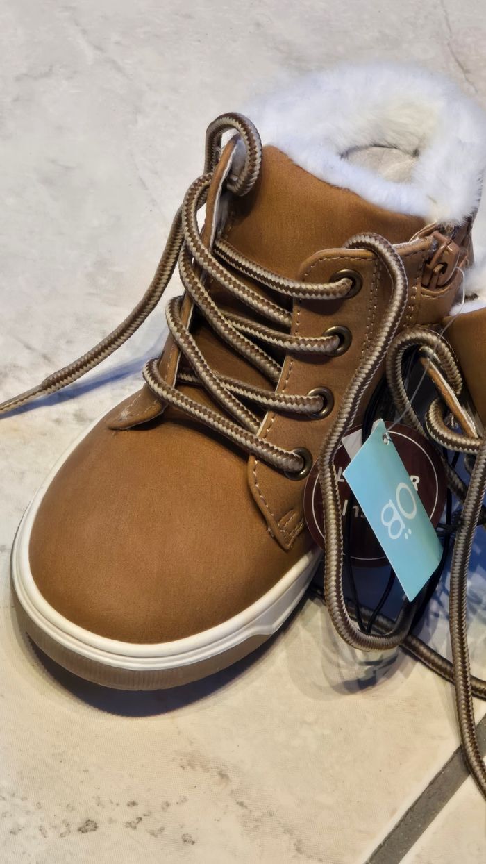 NEUVES (non portées) 🏷😍🤩superbes bottines fourrées garçon pointure 24🤎🤎💙💙 - photo numéro 3