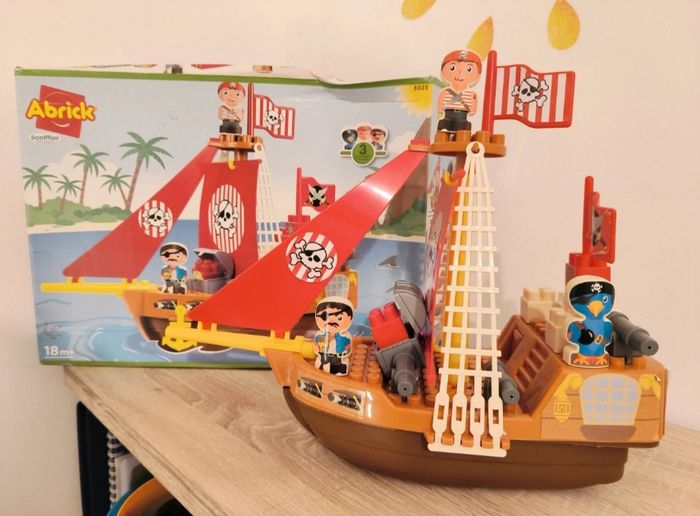 bateau pirate abrick écoiffier 3023