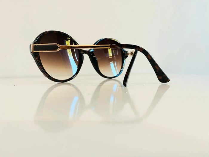 Lunette de soleil femme marron et dorée verres dégradés UV protection catégorie 3 - photo numéro 5