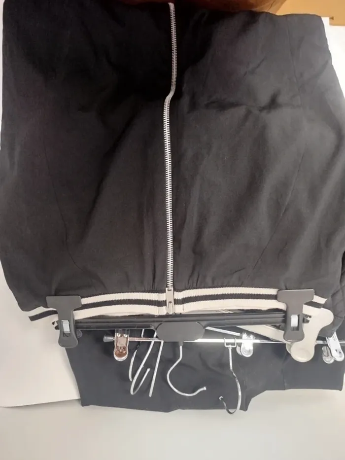 Lot de 6 jupes femme taille S – cuir, maille, tulle, zippées – Zara, Mango, Bershka - photo numéro 9