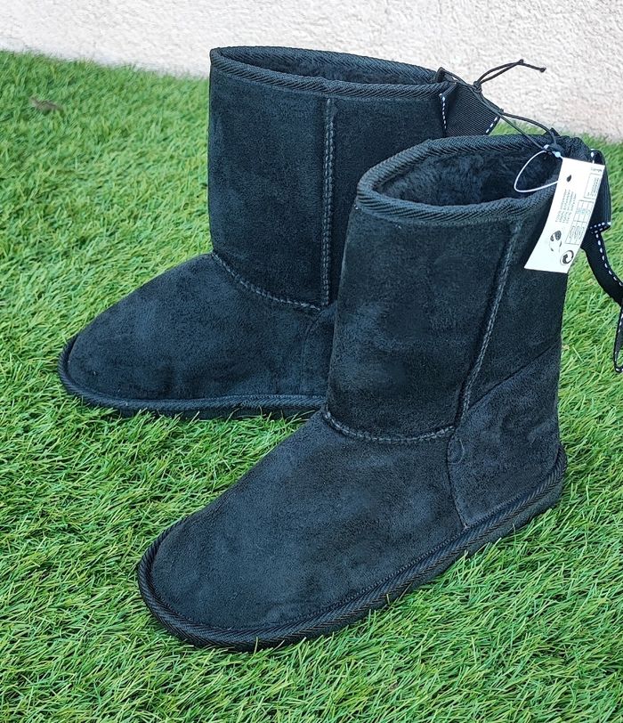 Chaussures Bottines fille velours  noires neuves avec étiquette taille 34