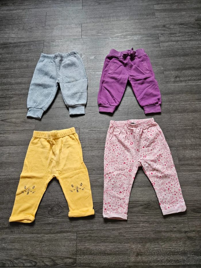 Lot de 4 pantalons taille 9 mois