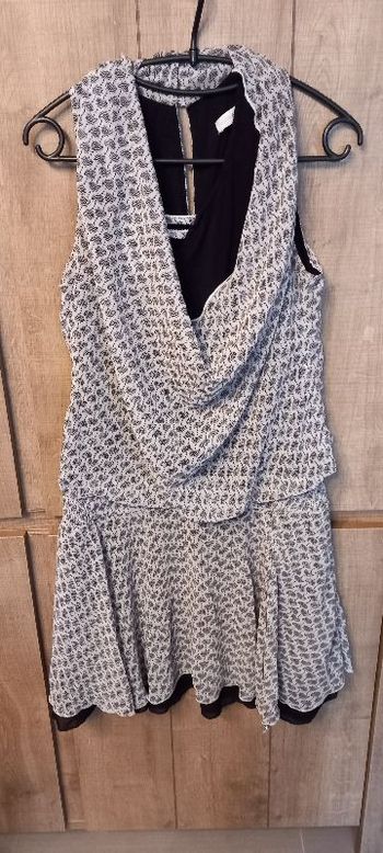 robe courte à motifs