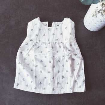 Robe blanche et noir