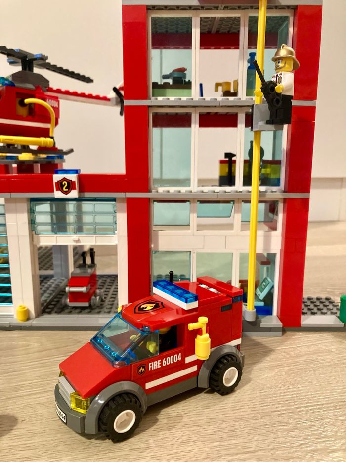 Lego City 60004 - La caserne des pompiers - photo numéro 8