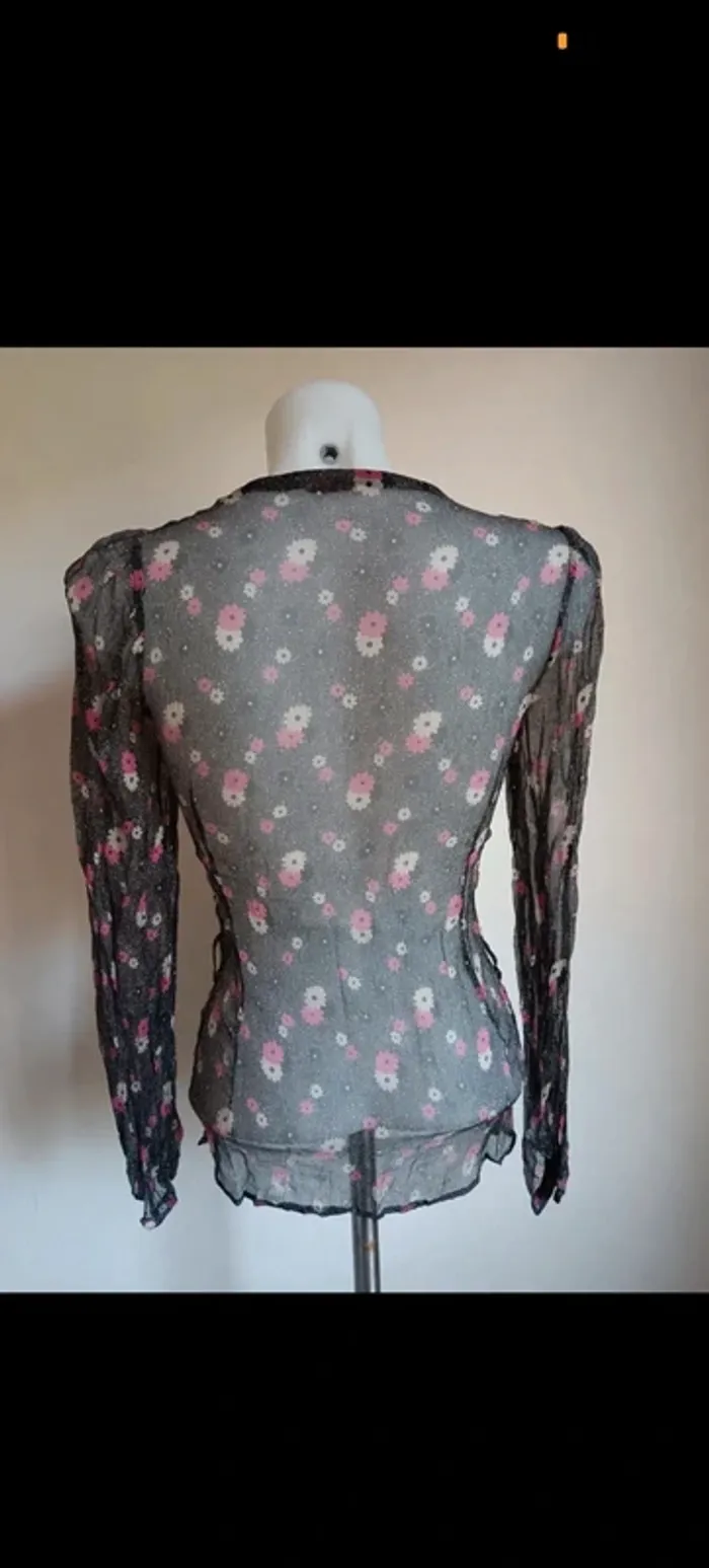 Cacharel "Chemisier en soie motif liberty" t.36 - photo numéro 3