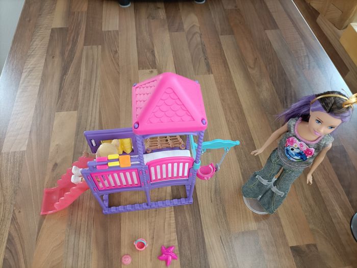 Parc enfants barbie avec ses 2 barbies et accessoires - photo numéro 7