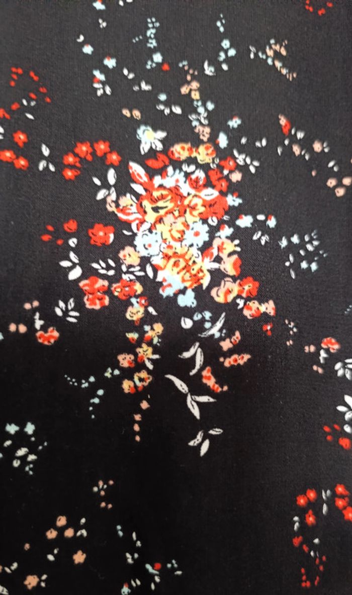 Robe légère. Bel imprimé floral. Les petites bombes. Taille 36/38 - photo numéro 4