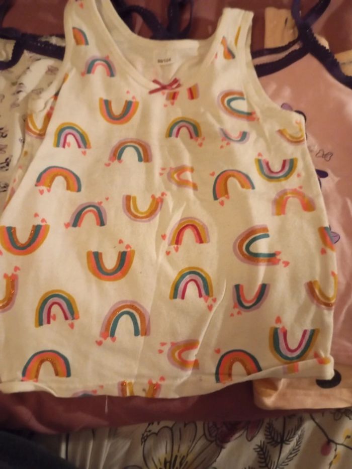 4 débardeur en tbe - photo numéro 4