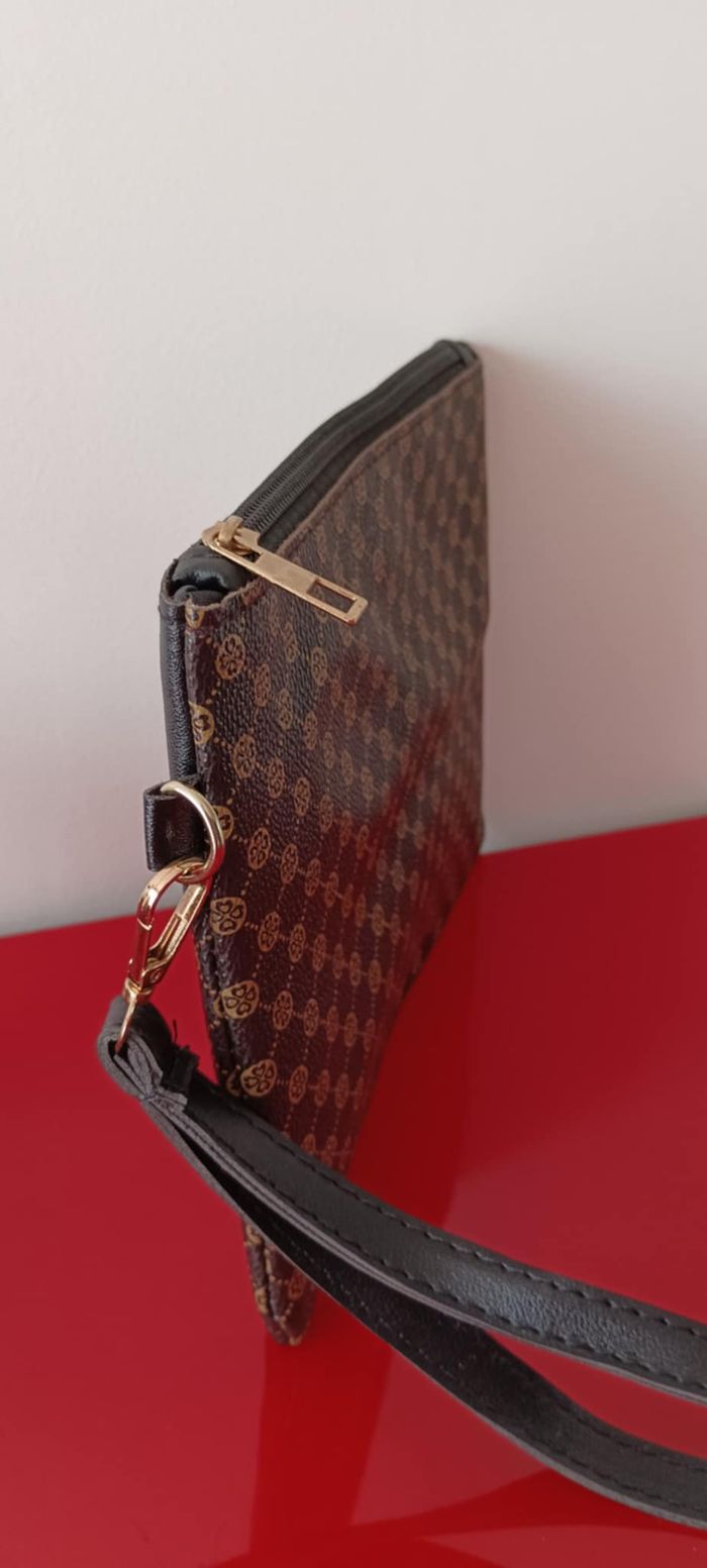 Pochette imprimée avec cordon de poignet - photo numéro 9