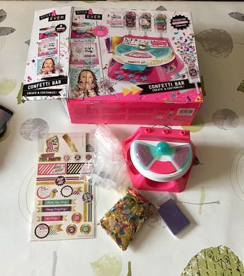 Jeu créatif confettis bar Créé  tes confettis métallisés , tes push pop