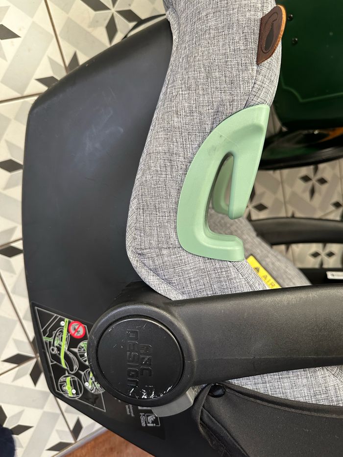 Cosy bébé avec sa base isofix