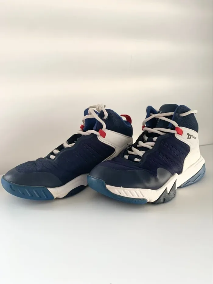 Paire chaussures de basket 🏀 taille 34 - photo numéro 4