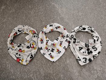 Lot bavoirs bébé garçon 0/6 mois Mickey neufs