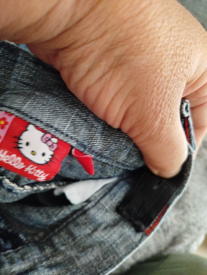 Short bermuda bleu jean. Fille 5 ans. Hello Kitty - photo numéro 6