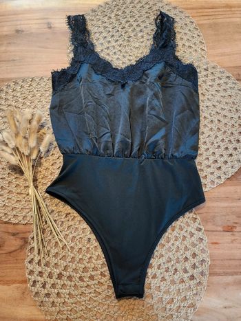 Body noir dentelle
