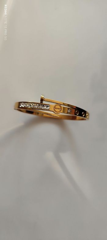 Bracelet clou acier inoxydable de très bonne qualité