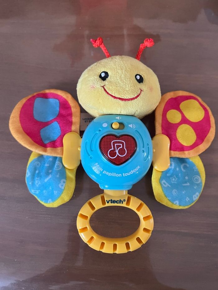Hochet Mon papillon Toudoux V Tech 6-24 mois