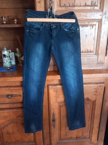 Jeans longueur 105 cm.