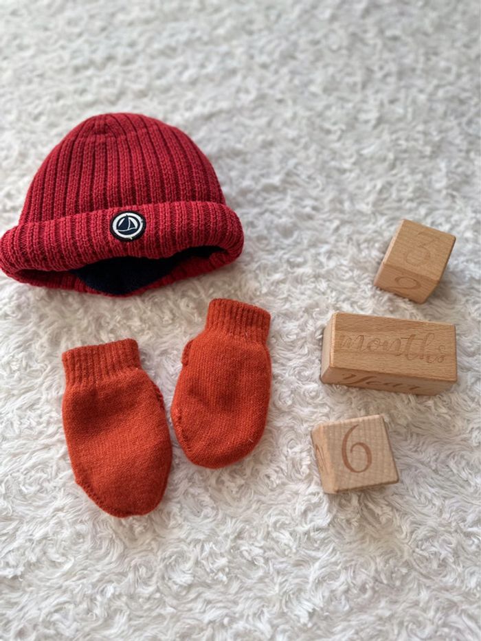 Bonnet petit bateau neuf + moufles offertes 3/6 mois