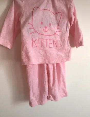 Pyjama velours 2 pièces 6 mois neuf Jamais porté juste lavé