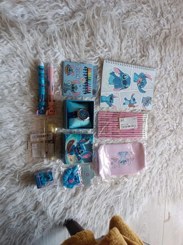Lot fourniture scolaire neuf stitch