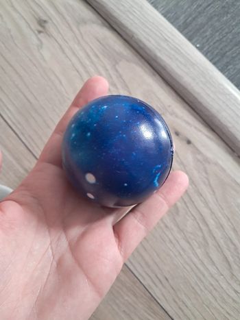 Balle mousse anti stress tdah retour au calme thème galaxie univers