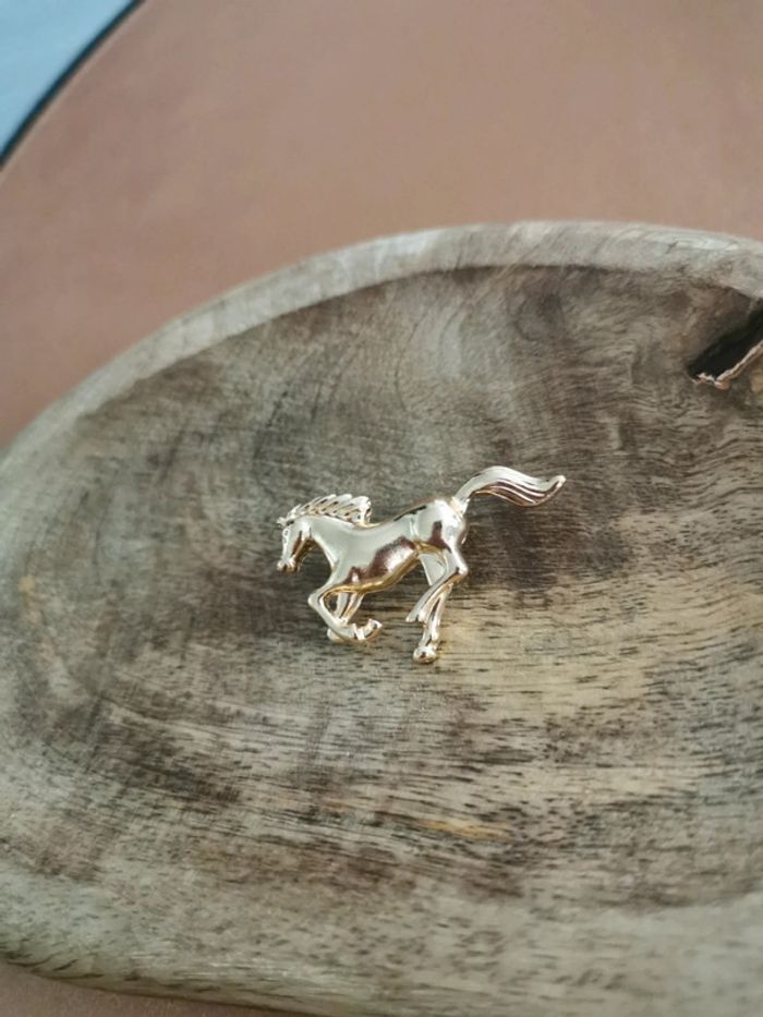 Broche cowboy country cheval doré - photo numéro 2