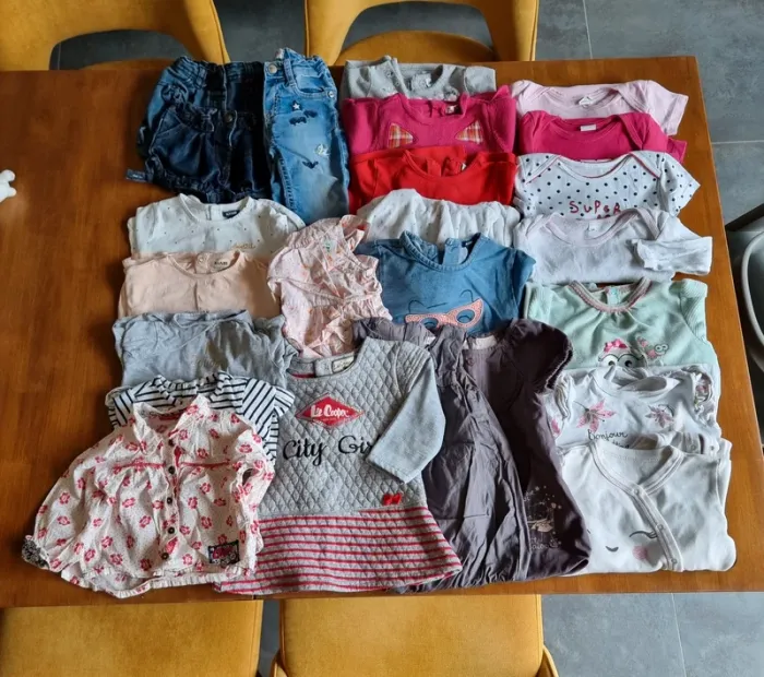 Lot vêtements bébé fille 12 mois