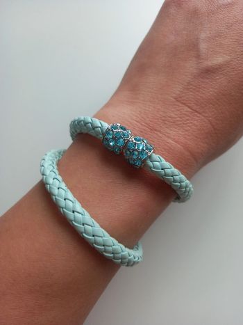 Bracelet serpent avec fermeture strass aimenté