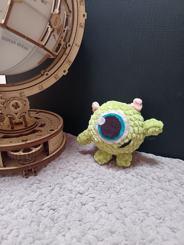 Peluche au crochet inspirée de Bob Razowski - photo numéro 2